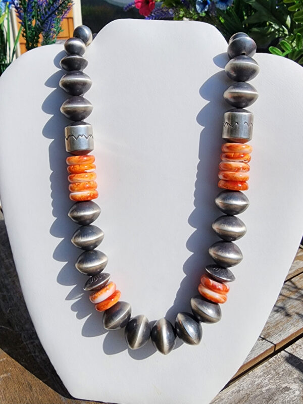 Signed Rose Martin Navajo Pearls with Spiny Oyster