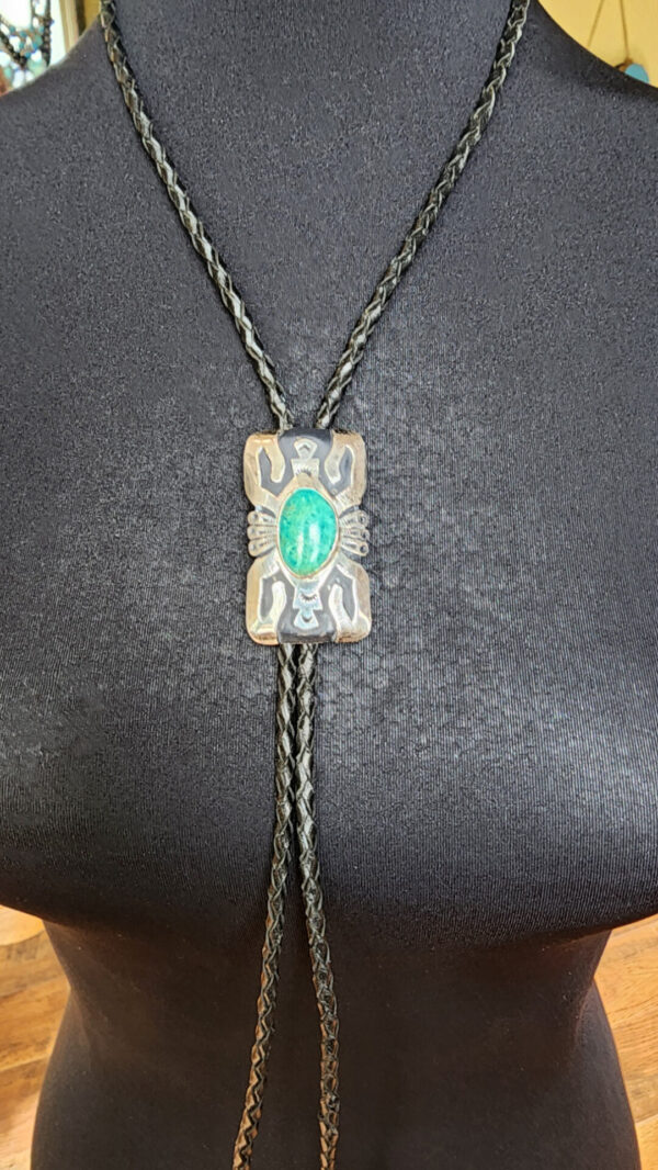 20260209_110435 Vintage Tom Billy Bolo