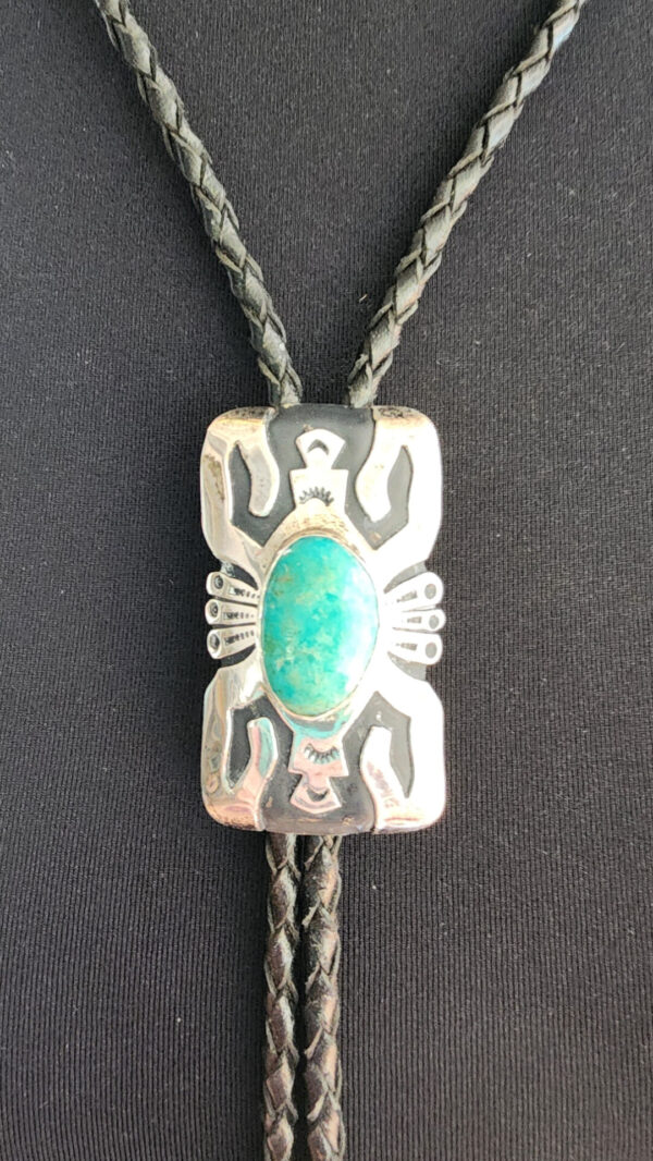 20260209_110446 Vintage Tom Billy Bolo